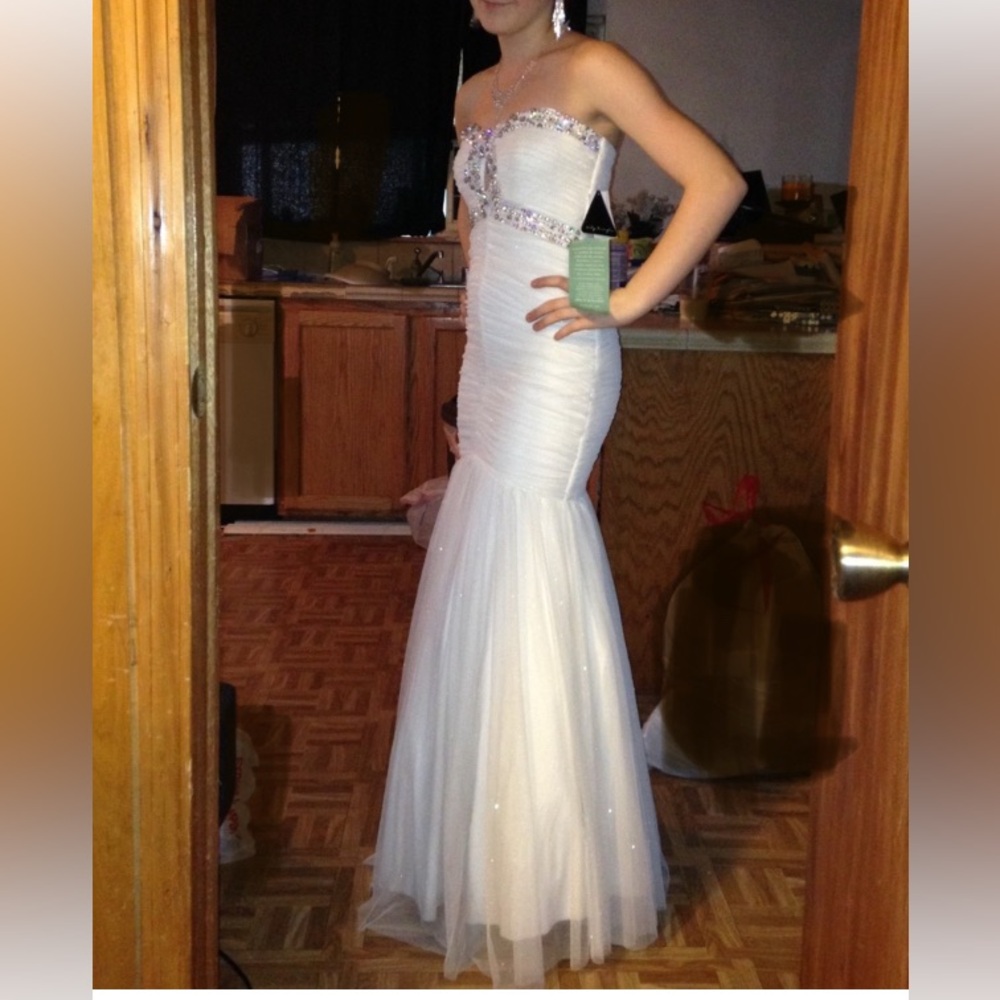 🩷Formal/Prom White beautiful dress - Picture 1 of 4